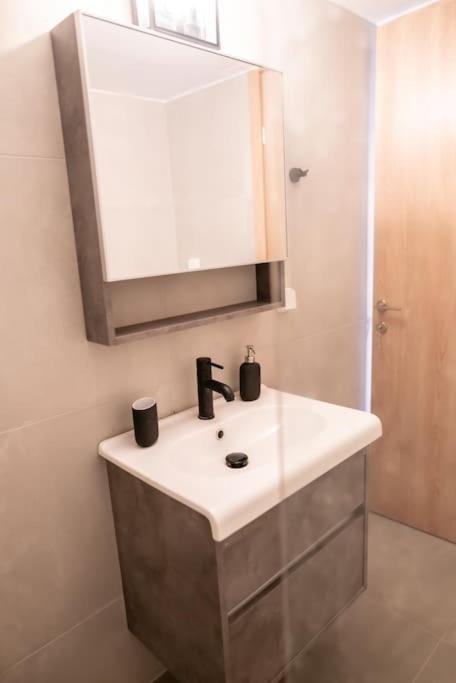 Olvia A Breath Away From Old Town Center Apartment Ретимно Екстериор снимка